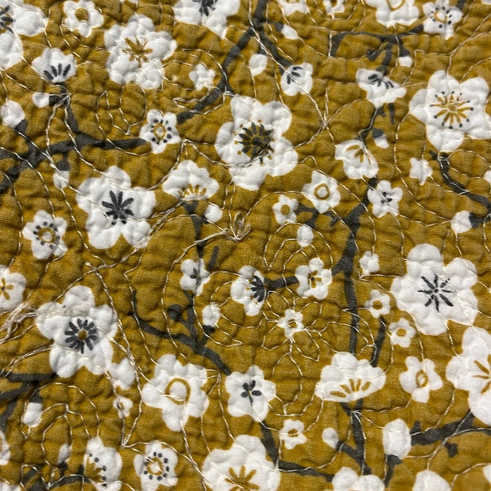 Boutique Living Double Quilt